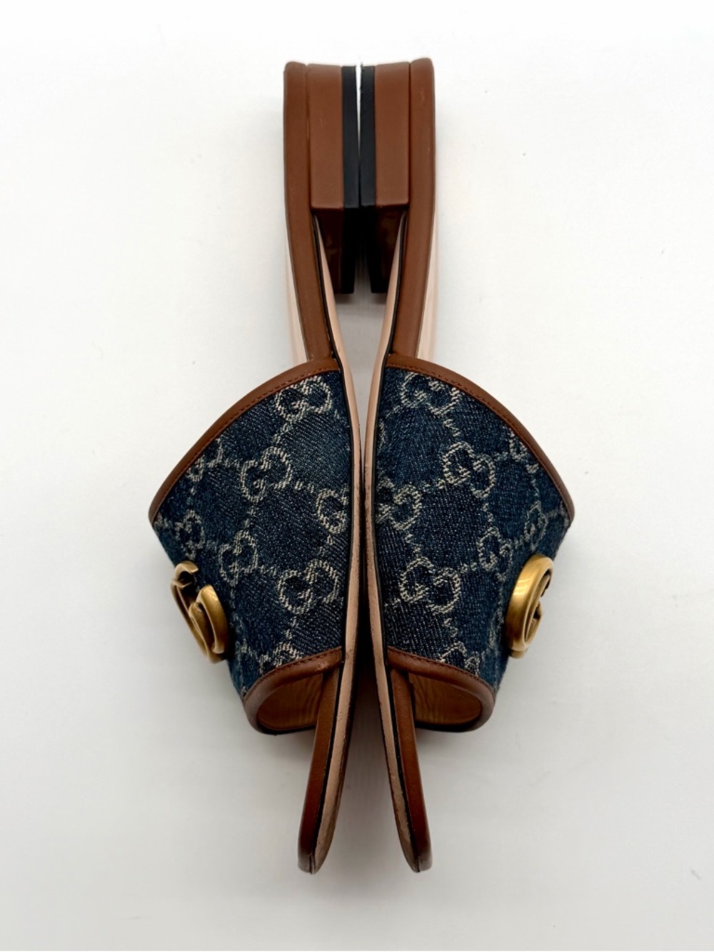 Gucci Jolie Denim Marmont GG
Monogram Miro Calfskin Slide
Sandals EU 40 US 10 - Picture 5 of 12